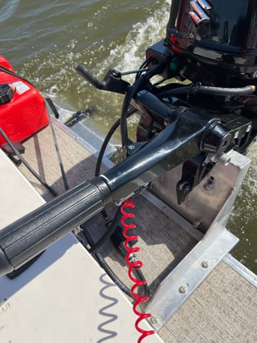 Customer photo review of Suzuki 20 HP Outboard Motor - Model DF20ATHL5