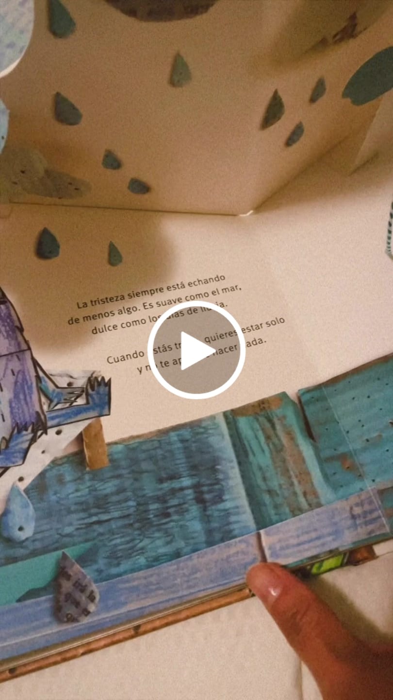 Customer video review of El Monstruo de Colores POP - UP