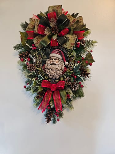 Customer photo review of Santa Sign, Red Santa Sign, DCO-00620, Sign For Wreath, 10" Round Metal Sign
