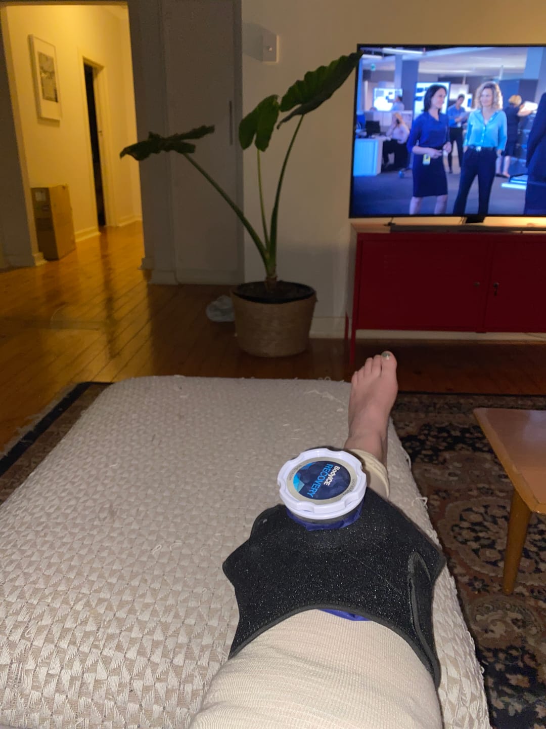 Customer photo review of Medium Universal Knee Ice Pack