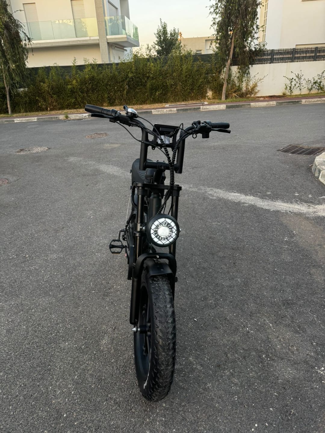 Customer photo review of S8 Vintage Vélo électrique de route 500W, Ebike 48V 15Ah avec batterie au lithium amovible, autonomie de 50 km, pneu large tout-terrain de 20 pouces.