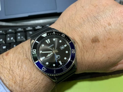 Customer photo review of Reloj Casio Submariner Marlin Duro MDV-106B-1A1VCF Batman Buceo [EXCLUSIVO]
