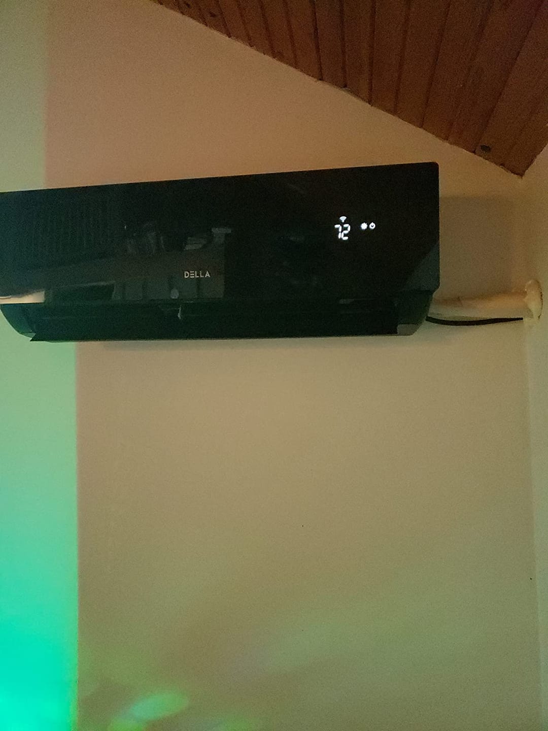 Customer photo review of DELLA Umbra Series Mini Split AC R32 Refrigerant