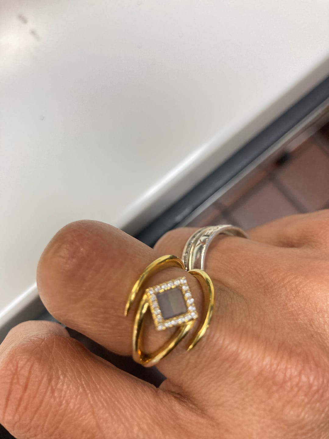 Customer photo review of TANAOR Classic Ring