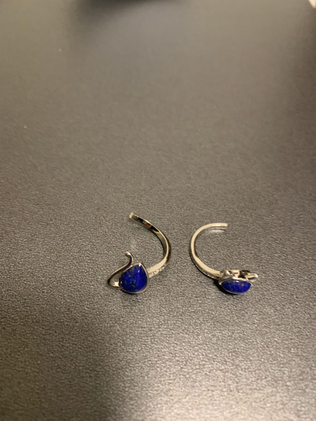 Customer photo review of Bague Ajustable "Chat" en Lapis Lazuli