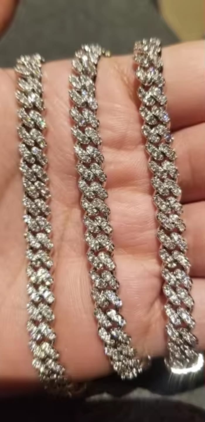 Customer photo review of PULSERA CUBANA DE MOISSANITA CON ORO BLANCO DE 6mm