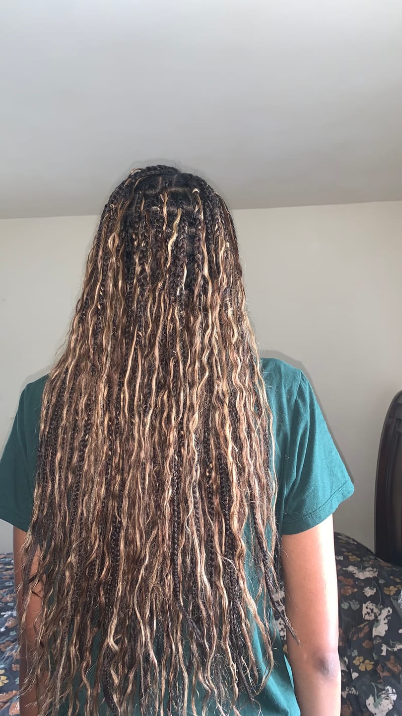 Customer photo review of #4/#27 Piano Color Deep Wave Bulk Hair Extensions for Braiding