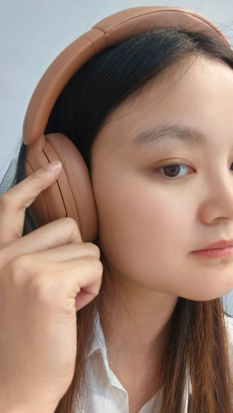 Customer photo review of V80 Hybrid Active Noise Cancelling Headphones