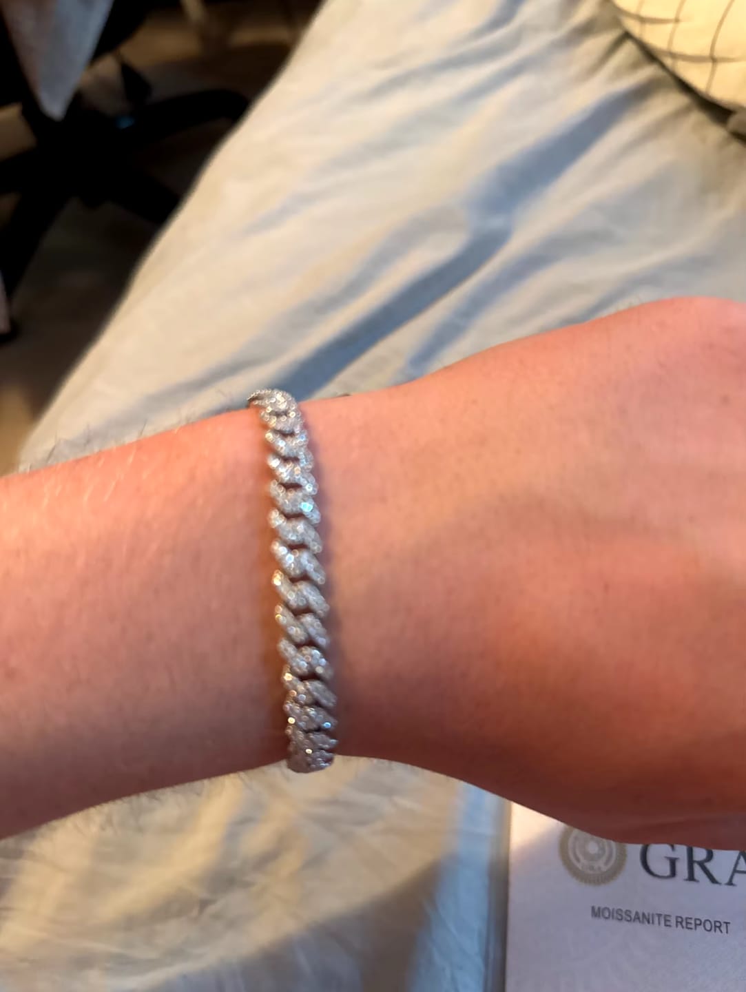 Customer photo review of PULSERA CUBANA DE MOISSANITA CON ORO BLANCO DE 6mm