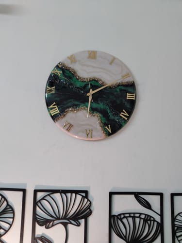 Customer photo review of Green Pond Medium size Silent Clock 17.5 Inches