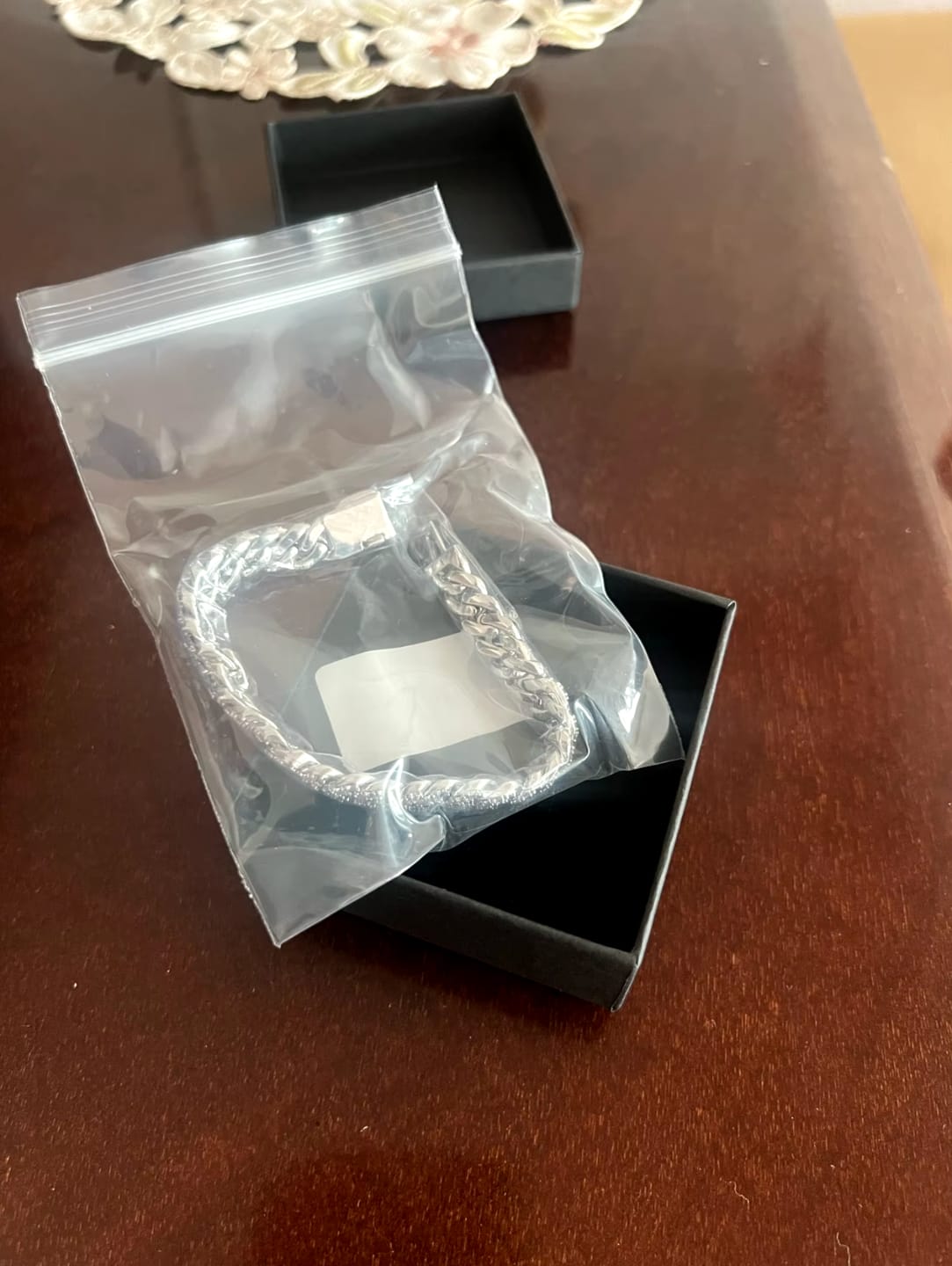 Customer photo review of PULSERA CUBANA DE MOISSANITA CON ORO BLANCO DE 6mm
