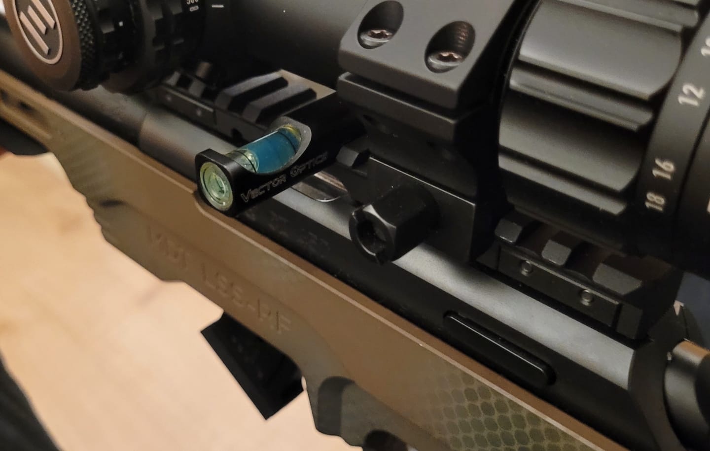 Customer photo review of Vector Optics SCACD-20 Wasserwaage zur Montage an 21mm Weaver