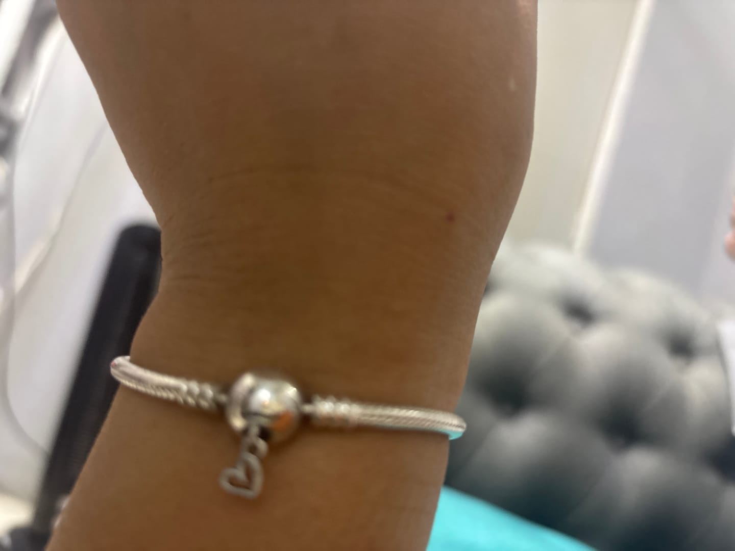 Customer photo review of Pulsera Esfera de Amor y Corazon