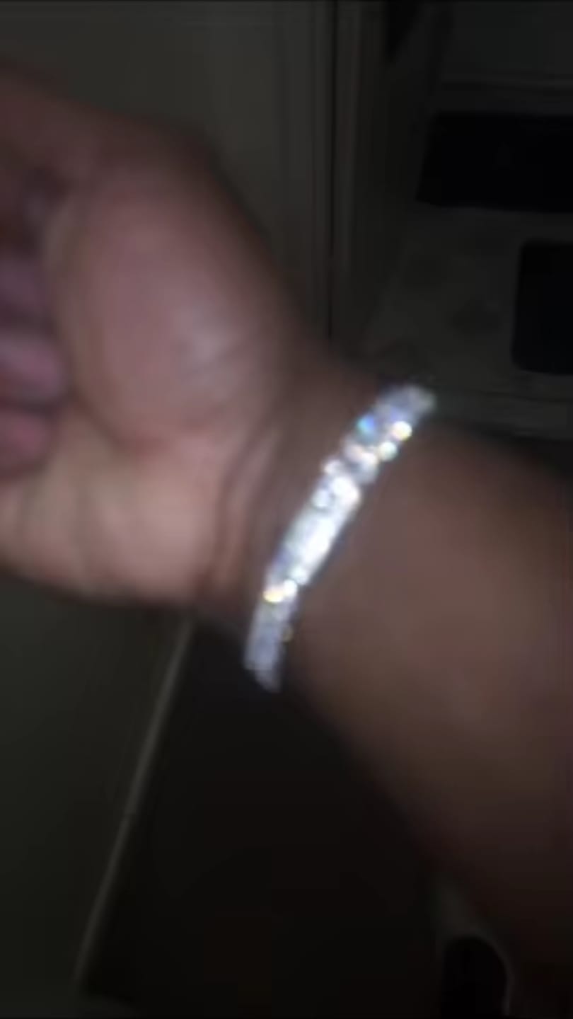 Customer photo review of PULSERA CUBANA DE MOISSANITA CON ORO BLANCO DE 6mm