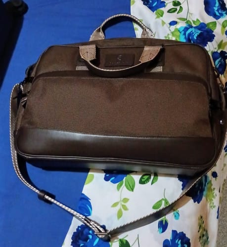 Customer photo review of Maletín  de Cuero y Tela Canvas Resistente