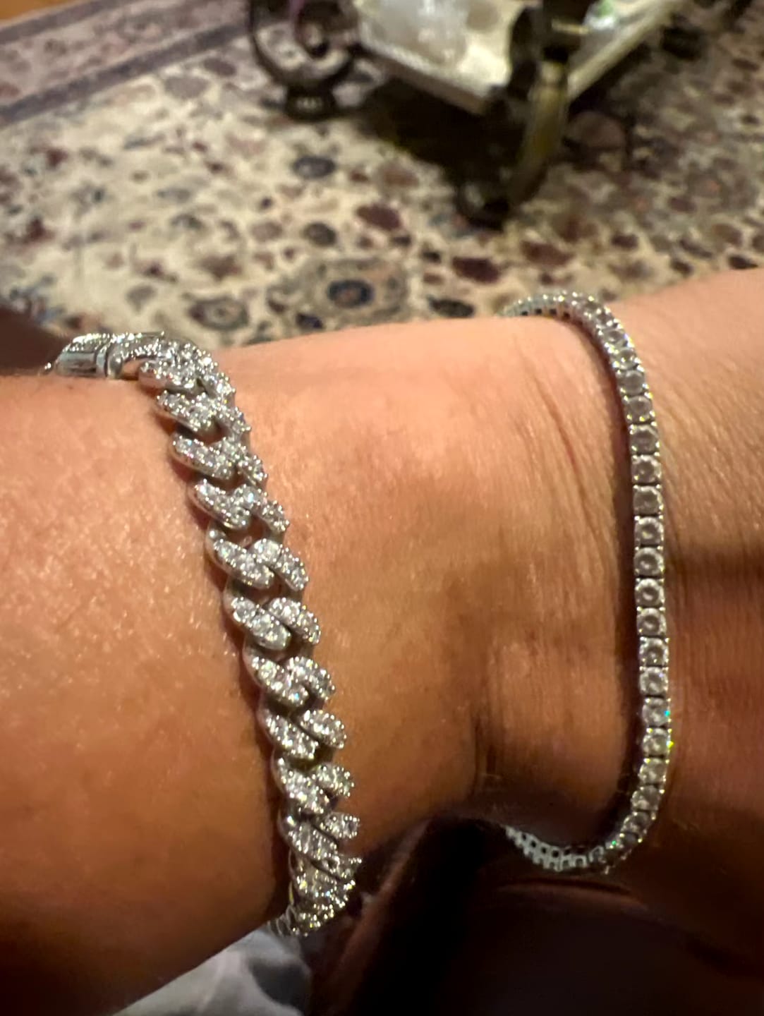 Customer photo review of PULSERA CUBANA DE MOISSANITA CON ORO BLANCO DE 6mm