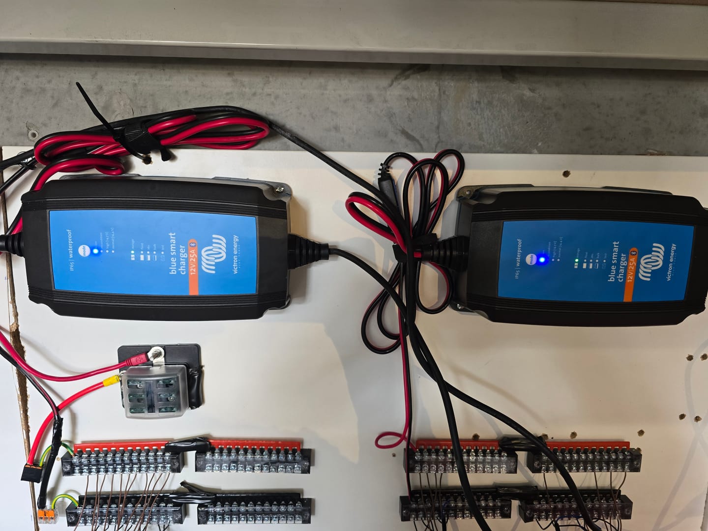 Customer photo review of Victron | Blue Smart IP65 Battery Charger 230V
