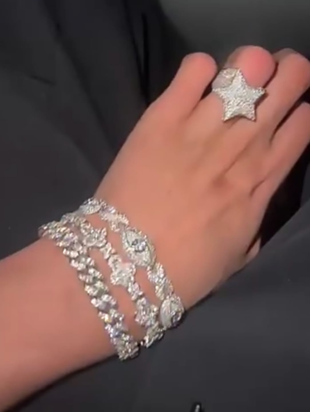 Customer photo review of PULSERA CUBANA DE MOISSANITA CON ORO BLANCO DE 6mm