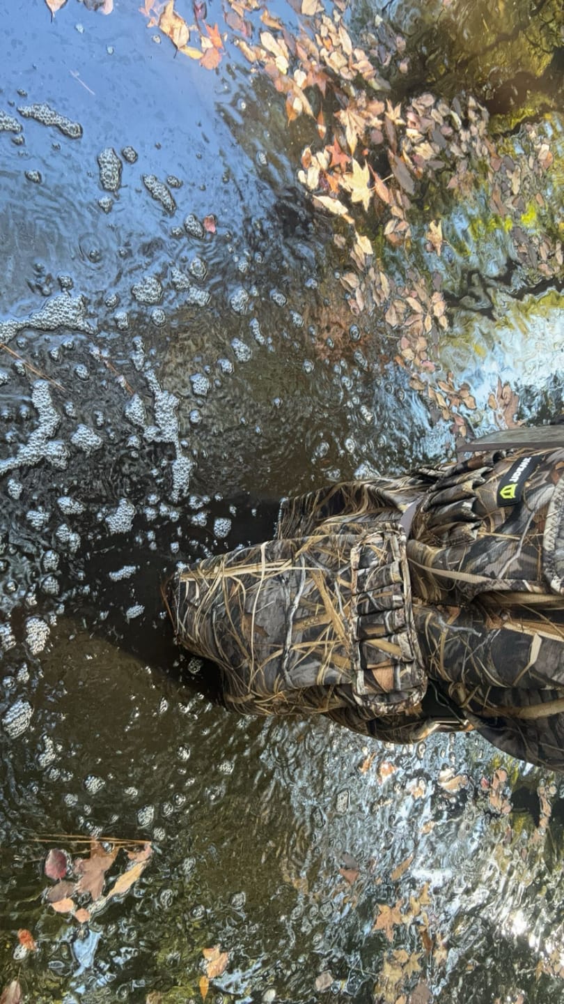 Customer photo review of Seeker Insulated Duck Waterfowl Hunting 800 Gram 3M Thinsulate Neoprene Chest Waders