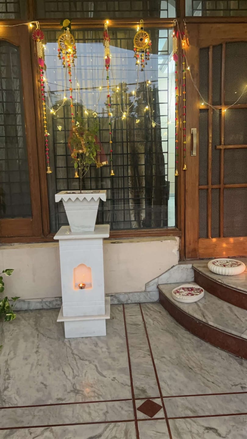 Customer photo review of Marble Tulsi Pot, White Marble - Handicraft Bazaar