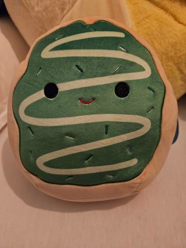 Customer photo review of Squishmallows 19cm Daisuke Matcha Donut - Available 01.10.2024