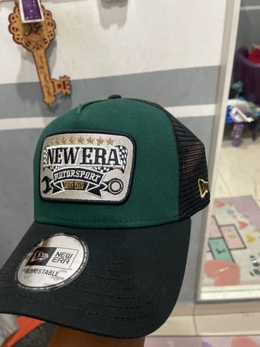 Customer photo review of 9FORTY E-Frame Trucker New Era Patch Dark Green Snapback