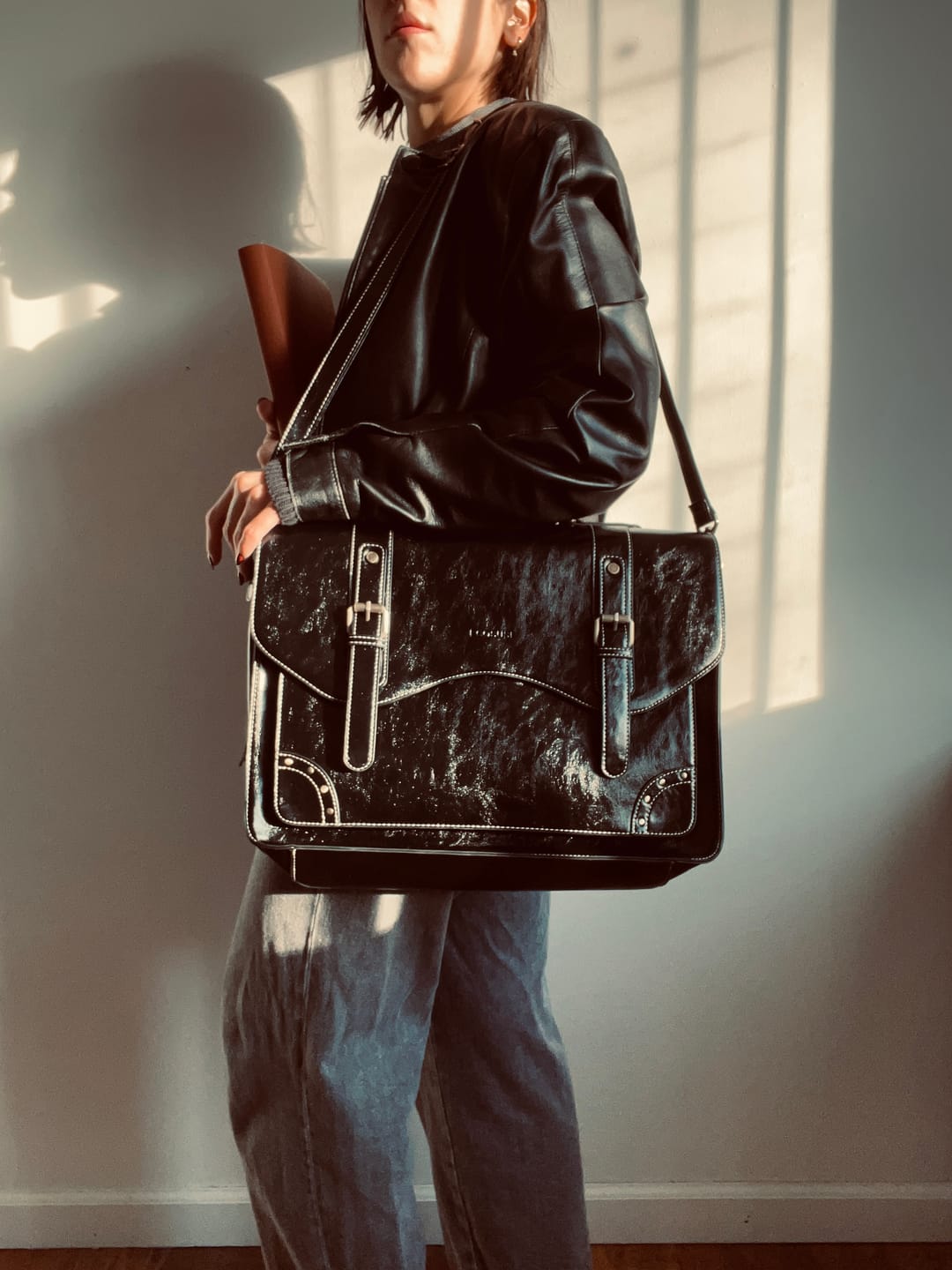 Customer photo review of Wilder Vintage Rivet 15.6-Inch Briefcase