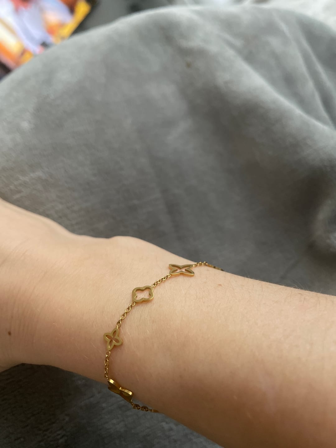 Customer photo review of Fancy Clover Armband | 18K vergoldet