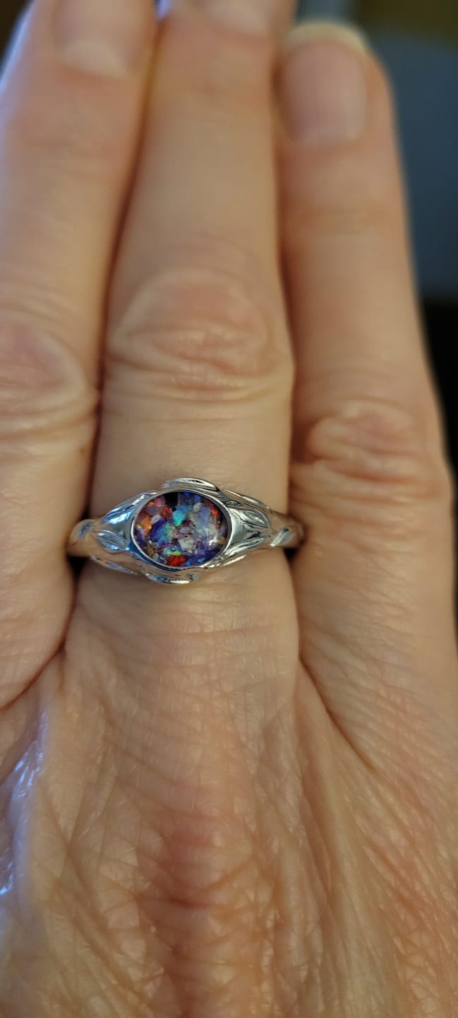 Customer photo review of Leaf Cremation Ring with Cremation Ashes
