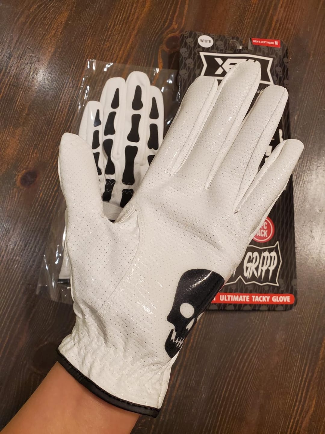 Customer photo review of XEIR PRO Men's Death Grip Golf Gloves (Black & White, 2 Pack)
