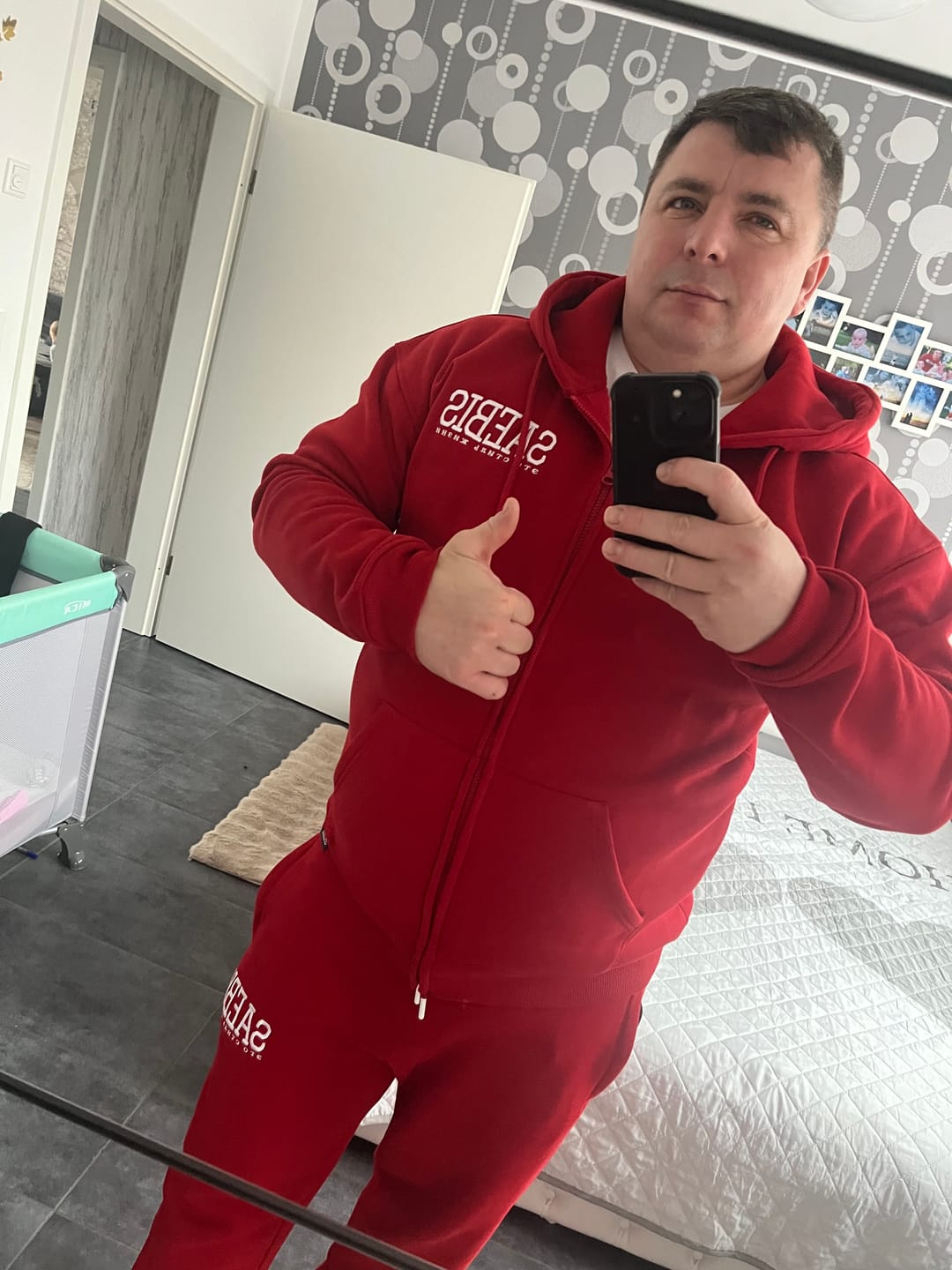 Customer photo review of Lifestyle Herren Zip Hoodie rot mit Stickerei by SAEBIS®
