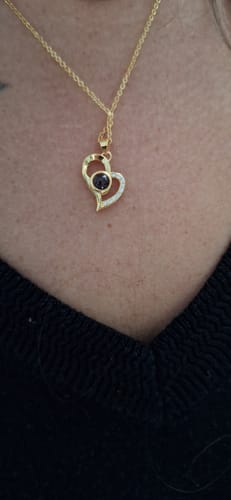 Customer photo review of Collier Amour Éternel avec Photo Personnalisé - Un souvenir éternel