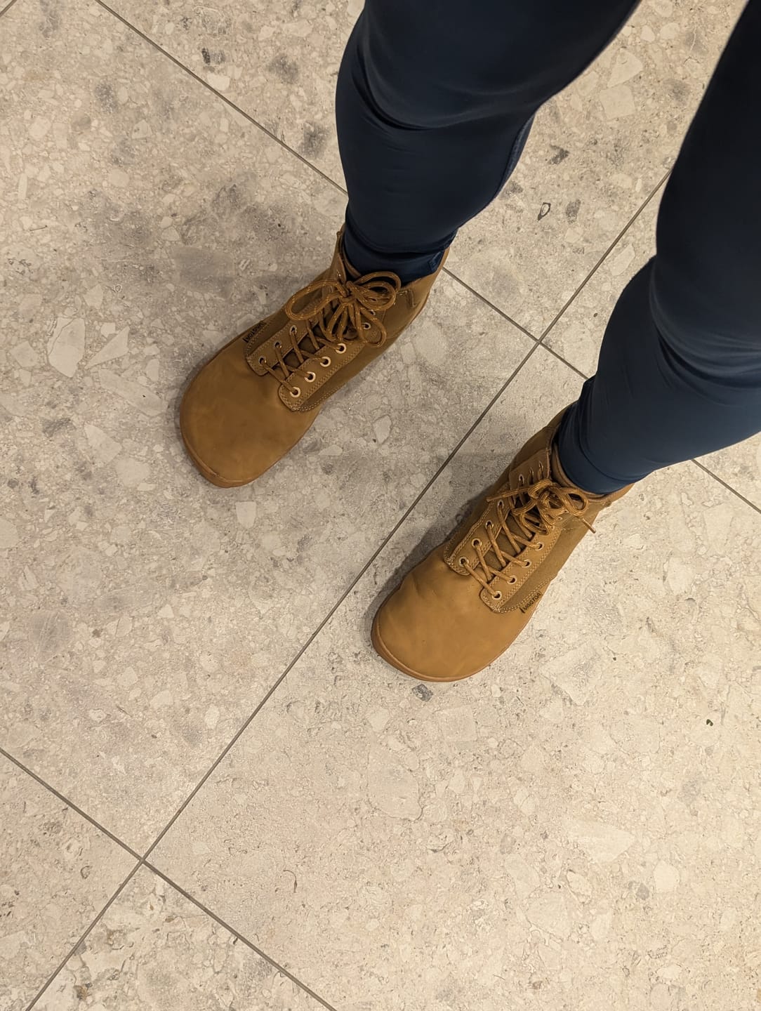 Customer photo review of Vaistoa Hurmos | Casual Barefoot Boots