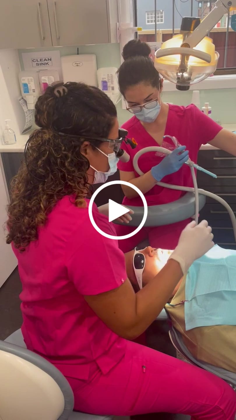 Customer video review of ELIZABETH Two Pocket Scrub Top (Original SLTECH™ fabric) - Candy Pink