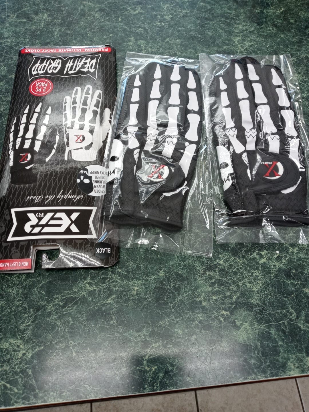 Customer photo review of XEIR PRO Men's Death Grip Golf Gloves (Black & White, 2 Pack)