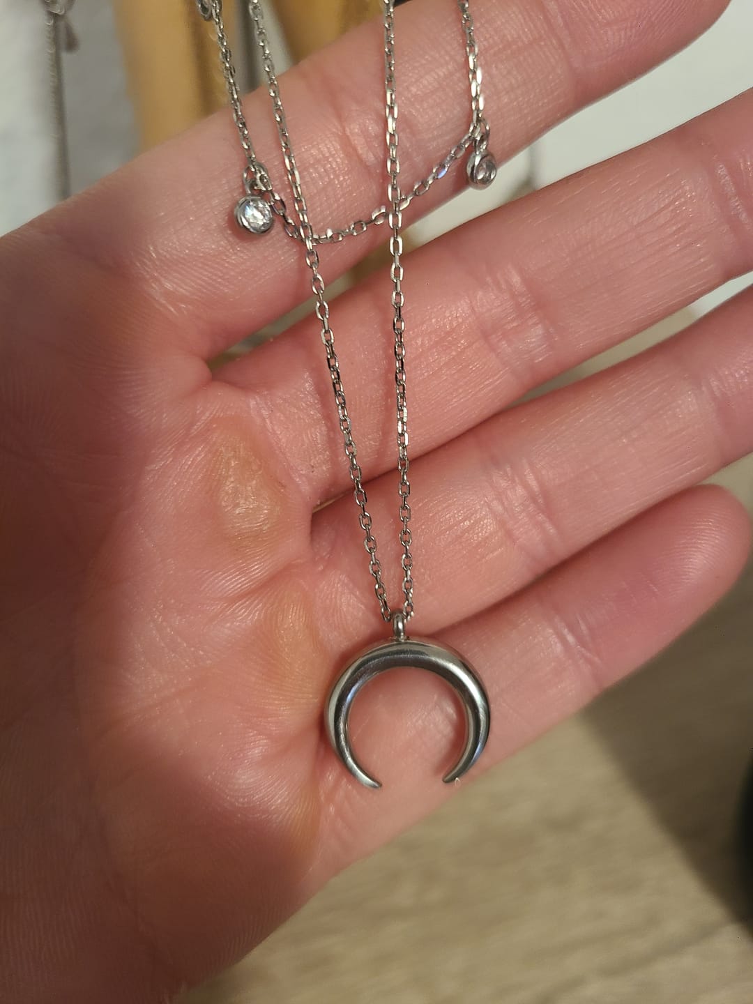 Customer photo review of Collar Media Luna Circonita