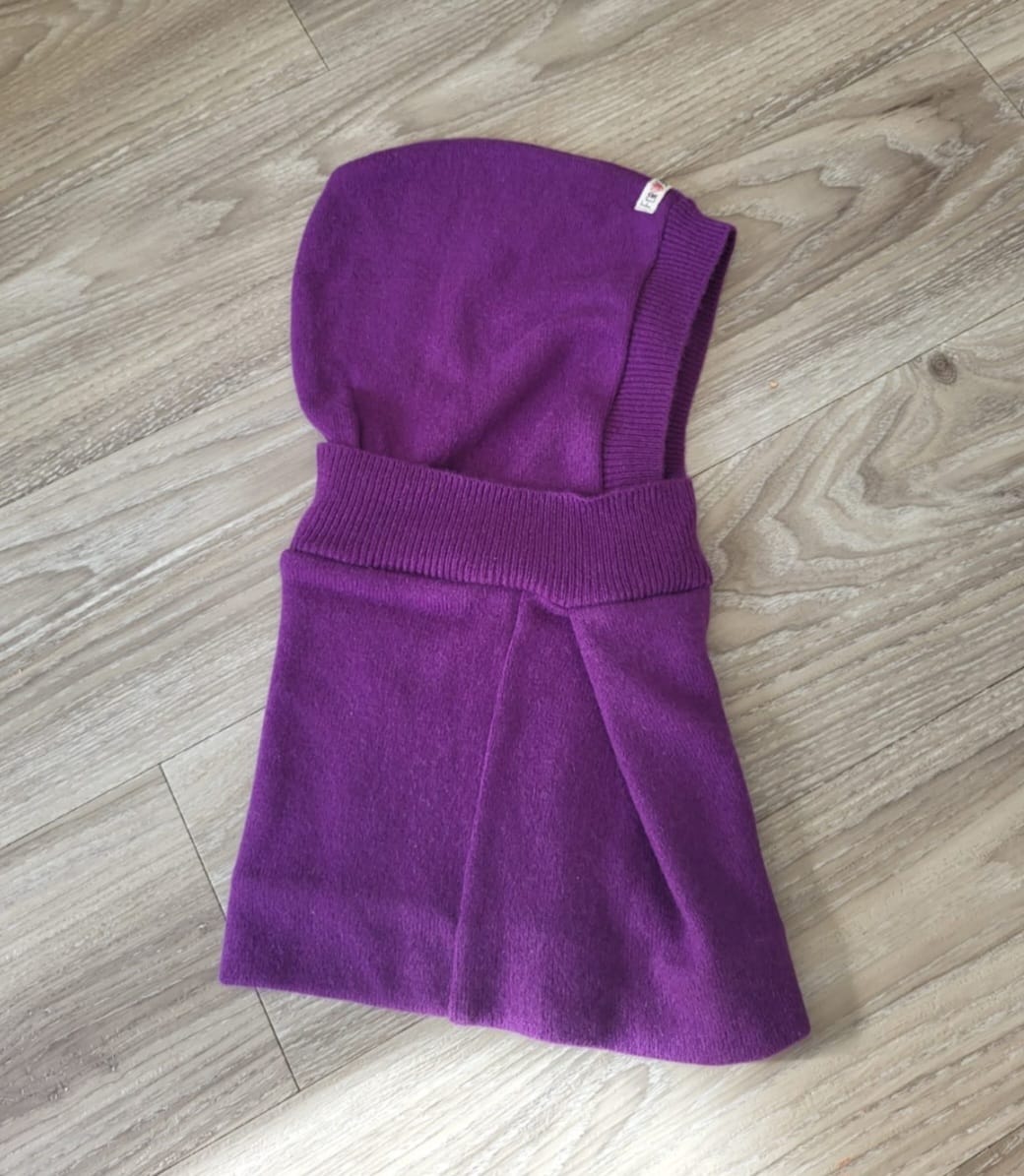 Customer photo review of Upcycling Kaschmir Kapuzenschal Rot