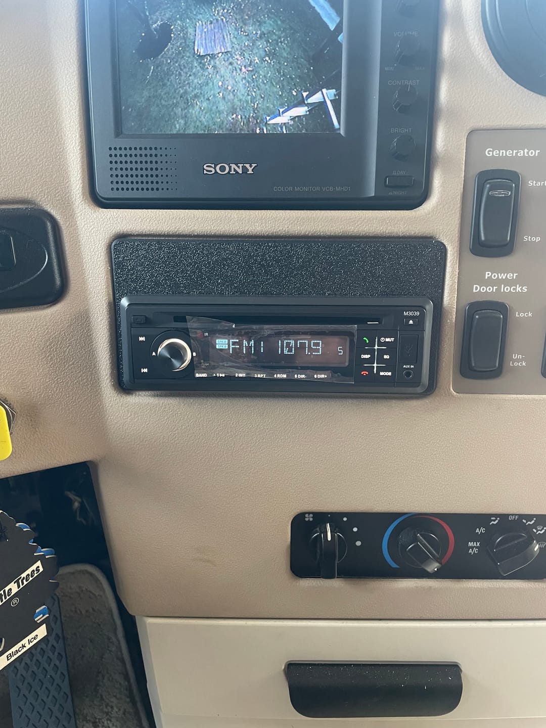 Customer photo review of Linear Series M3039 | Single DIN AM/FM & BT/DVD In-Dash Multi-Zone Receiver