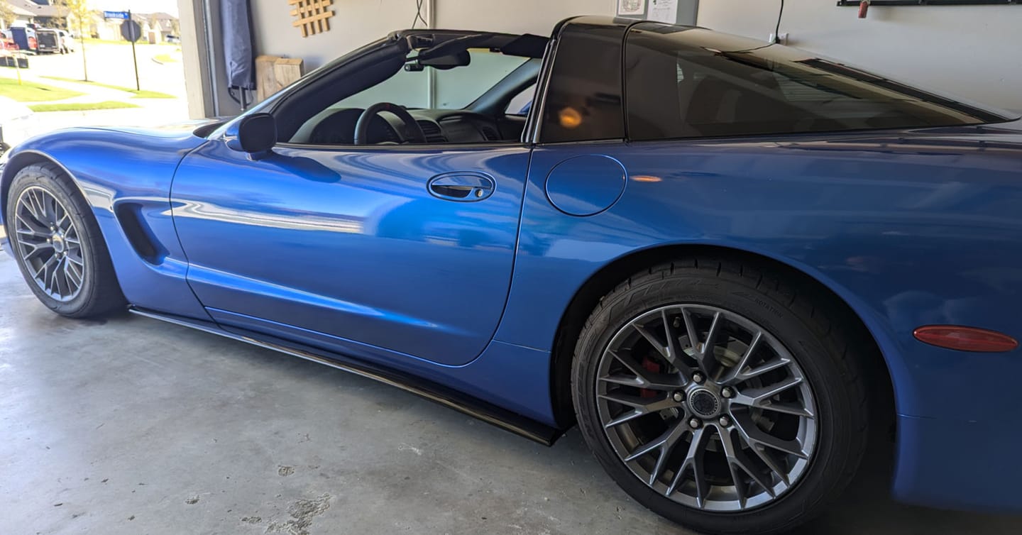 Customer photo review of Chevrolet Corvette C5 ZR1 Side Skirts Rocker Panels