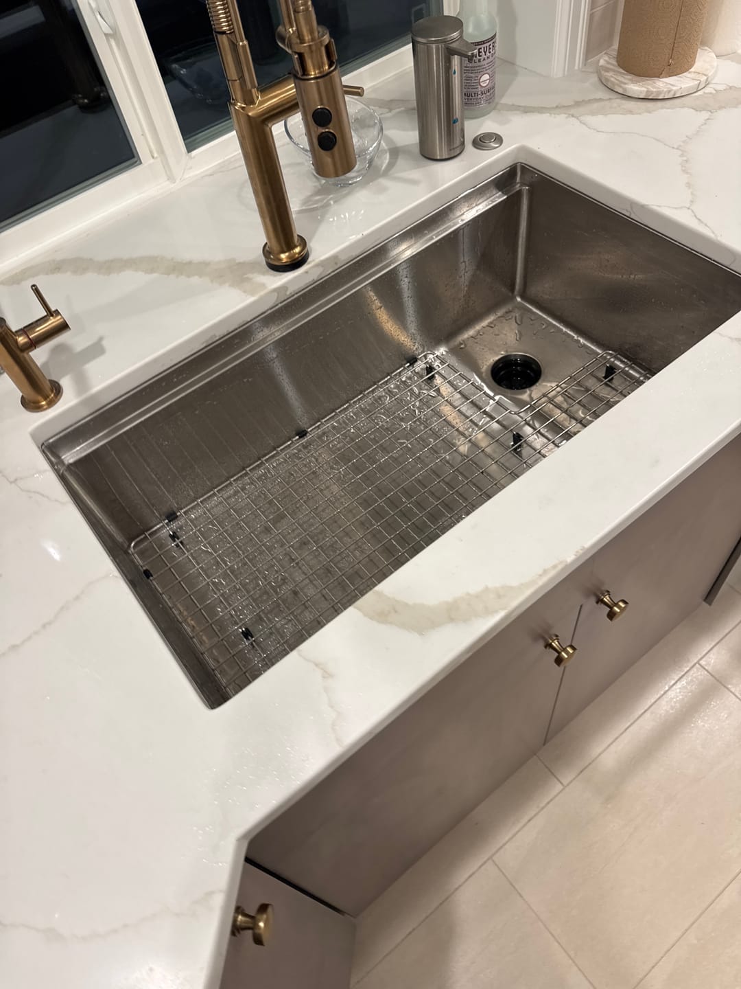 Customer photo review of 33" Undermount Workstation Sink – 16 Gauge Stainless Steel Single Bowl – Offset Drain Right – Seamless Drain (5LS33R)