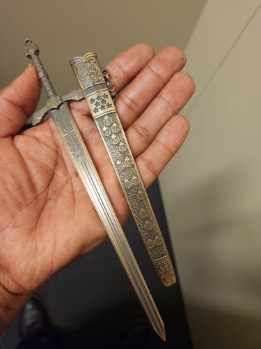 Customer photo review of Banished Knight's Greatsword | Elden Ring