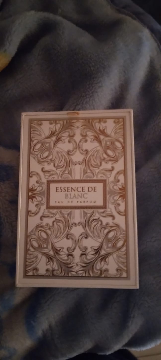 Customer photo review of Essence De Blanc EDP 100ml