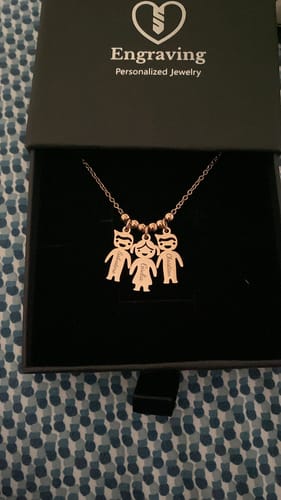 Customer photo review of Ogrlica: Family Bond