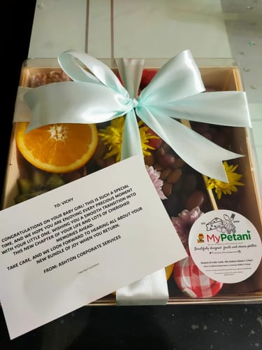 Customer photo review of Signature Fruit Platter