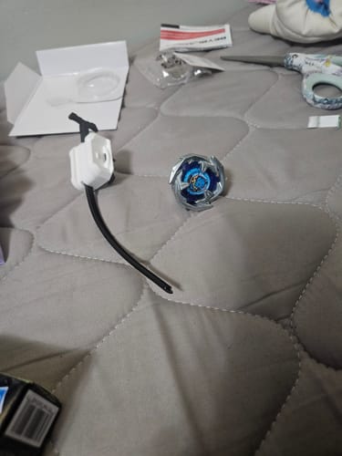 Customer photo review of Takara tomy Beyblade X UX-08 Silver Wolf 3-80FB Starter