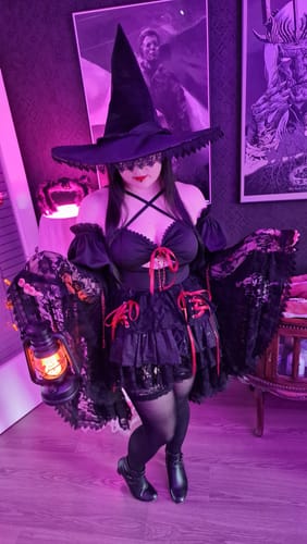 Customer photo review of Pre-Order Blood Moon Witch Hat