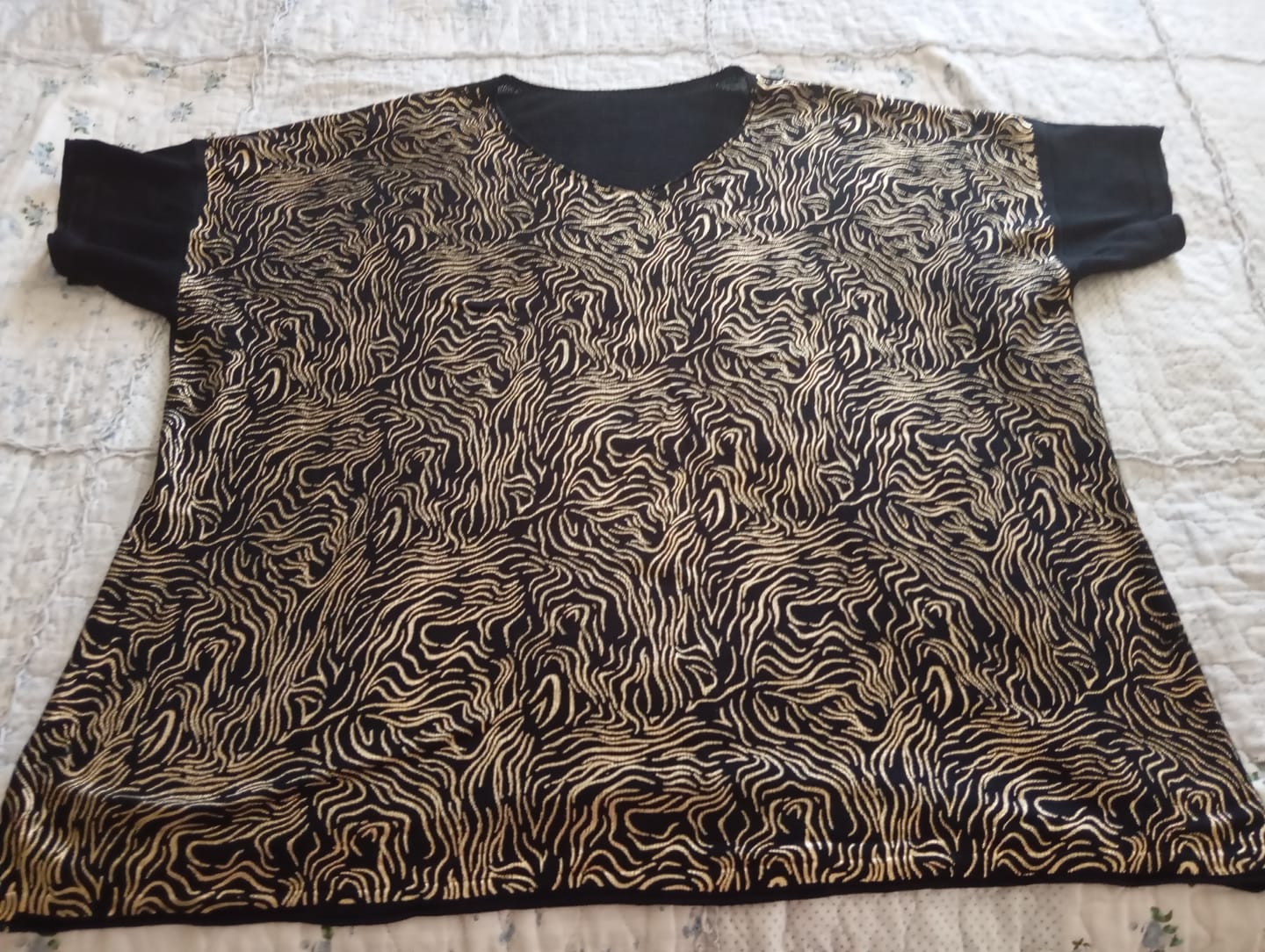 Customer photo review of Polera Hilo Estampado Print