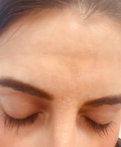 Customer photo review of iGlow Lash Maximizer and FREE iGlow High Volume Mascara