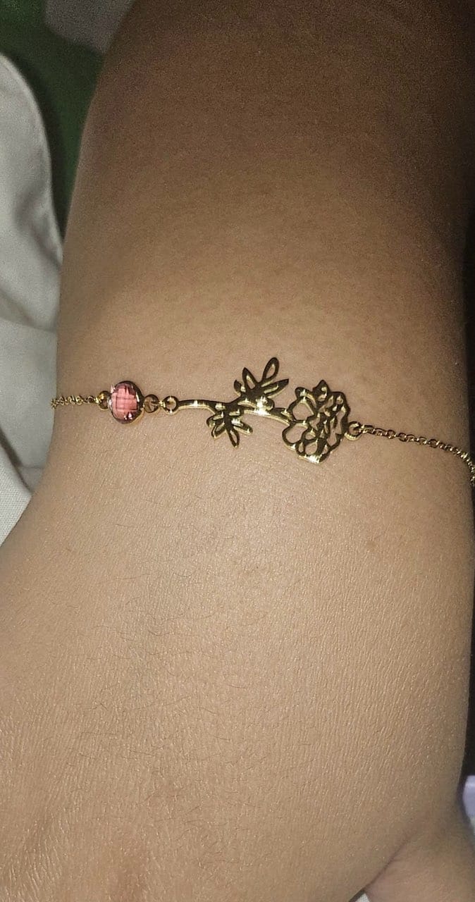 Customer photo review of Personalized Birthflower Bracelet