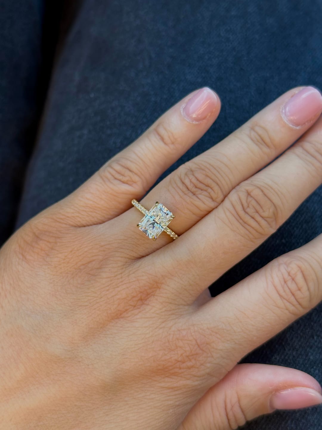 Customer photo review of S925 Rodiffy Moissanite 2.0 Ct~4.0 Ct Radiant Cut Yellow Gold/White Gold Engagement Ring For Women
